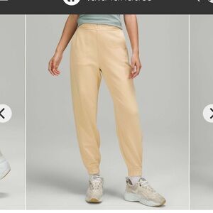 Lululemon Relaxed High Rise Jogger Pants in Prosecco Butter Yellow Size 8